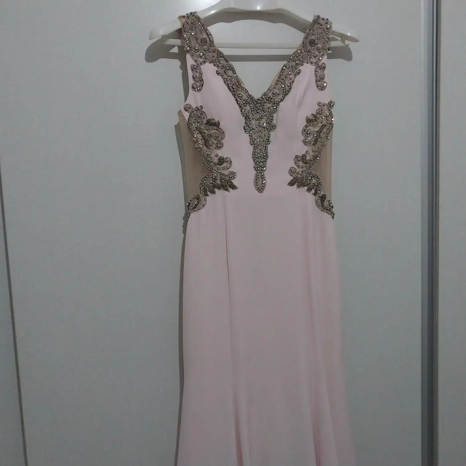 لباس مجلسی|لباس|گرگان, |دیوار