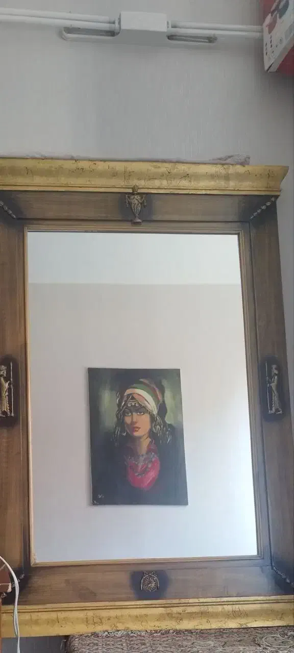 آینه قدی|آینه|فردیس, نگارستان|دیوار