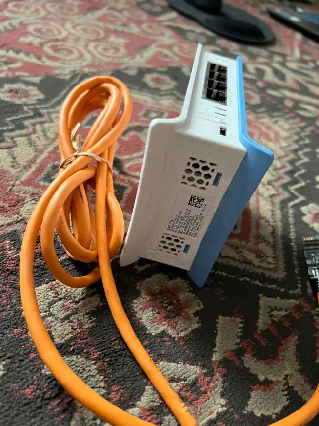 روتر میکروتیک HAP Lite مدل RB941-2nd-tc کارکرده|مودم و تجهیزات شبکه|اندیشه, اندیشه فاز ۴|دیوار