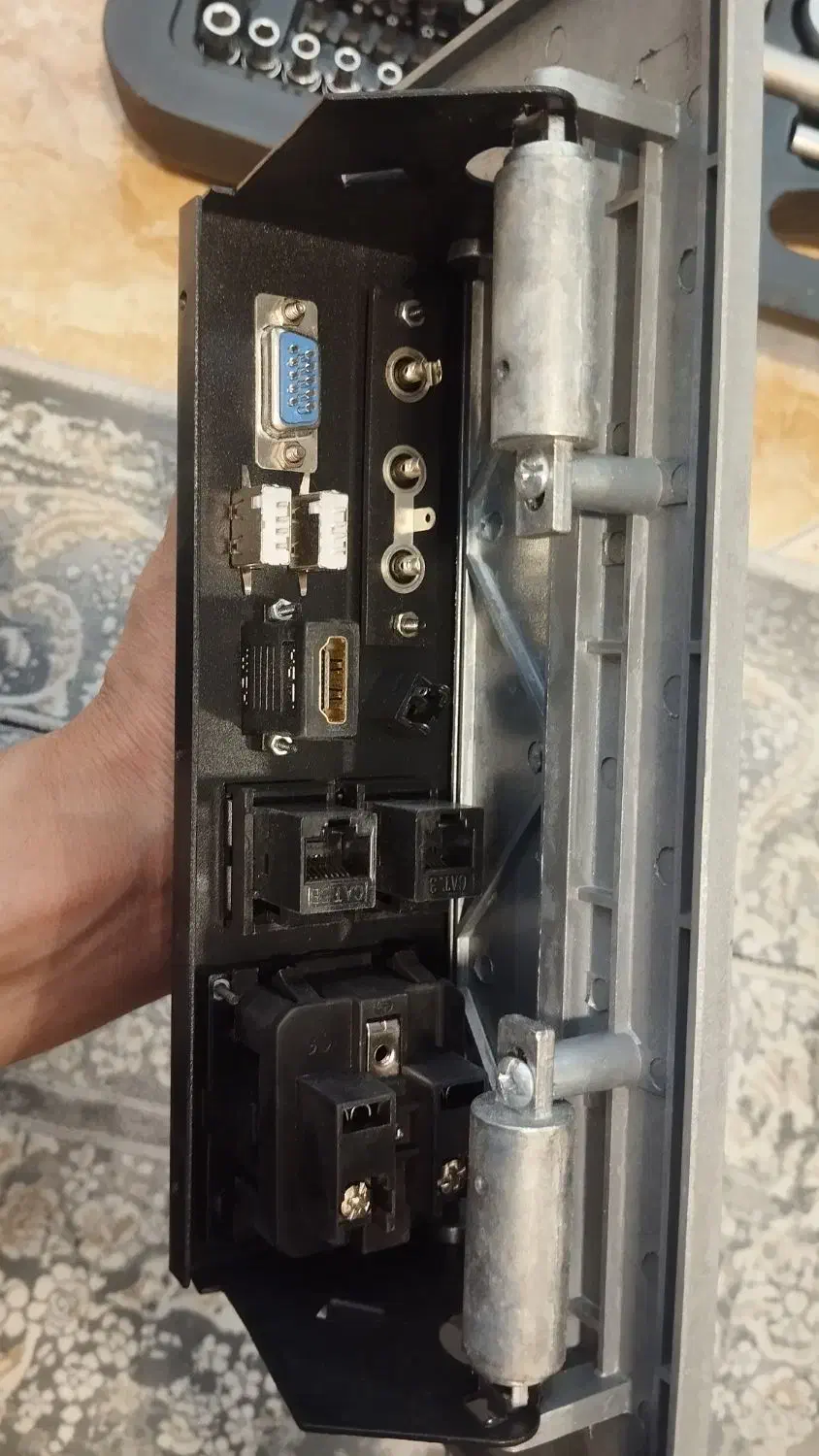 پریز رومیزی مولتی فانکشن پریز کابینتی|مصالح و تجهیزات ساختمان|تهران, تهران‌نو|دیوار