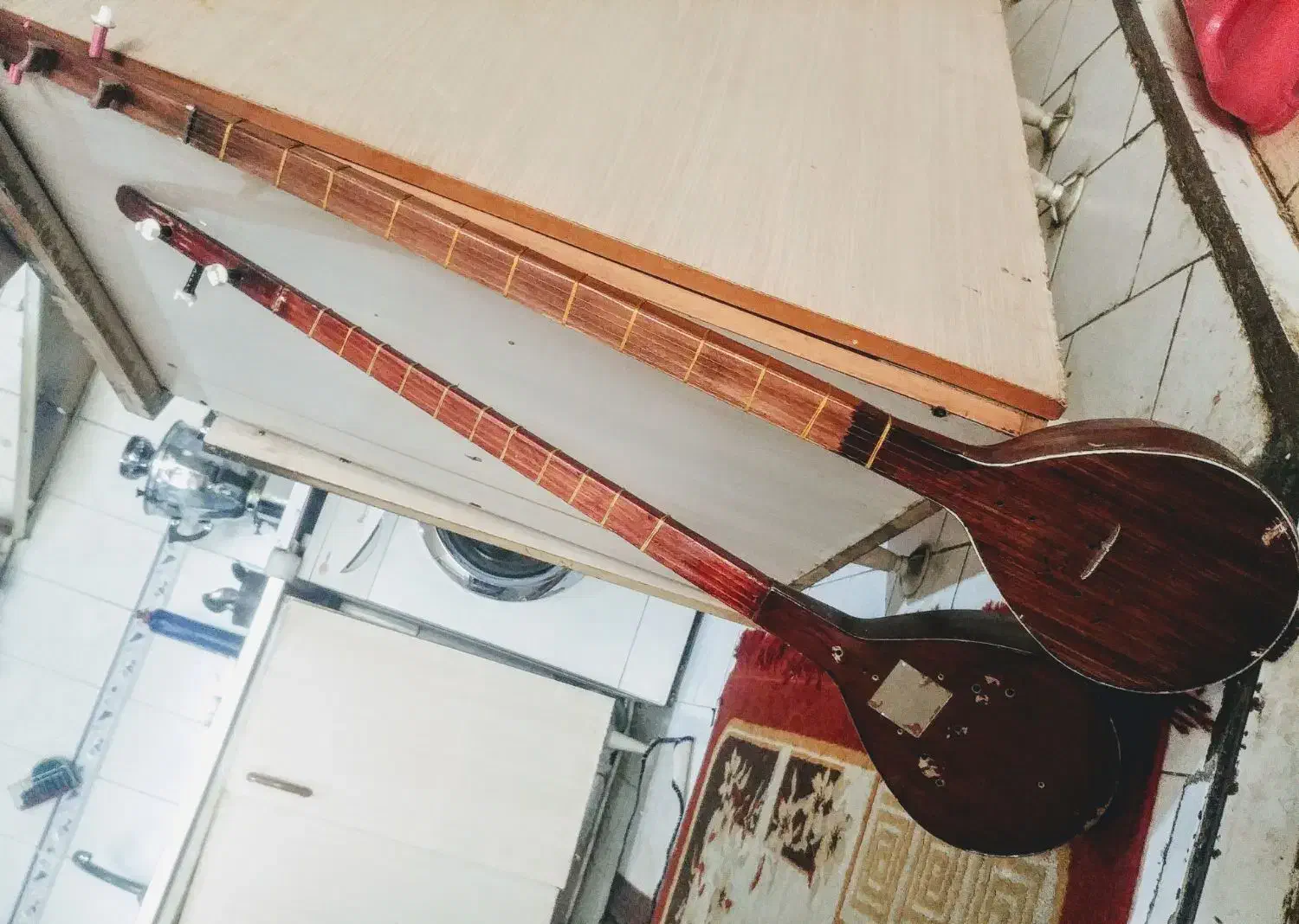 دوعددسه تار گردو|سازهای سنتی|اراک, |دیوار