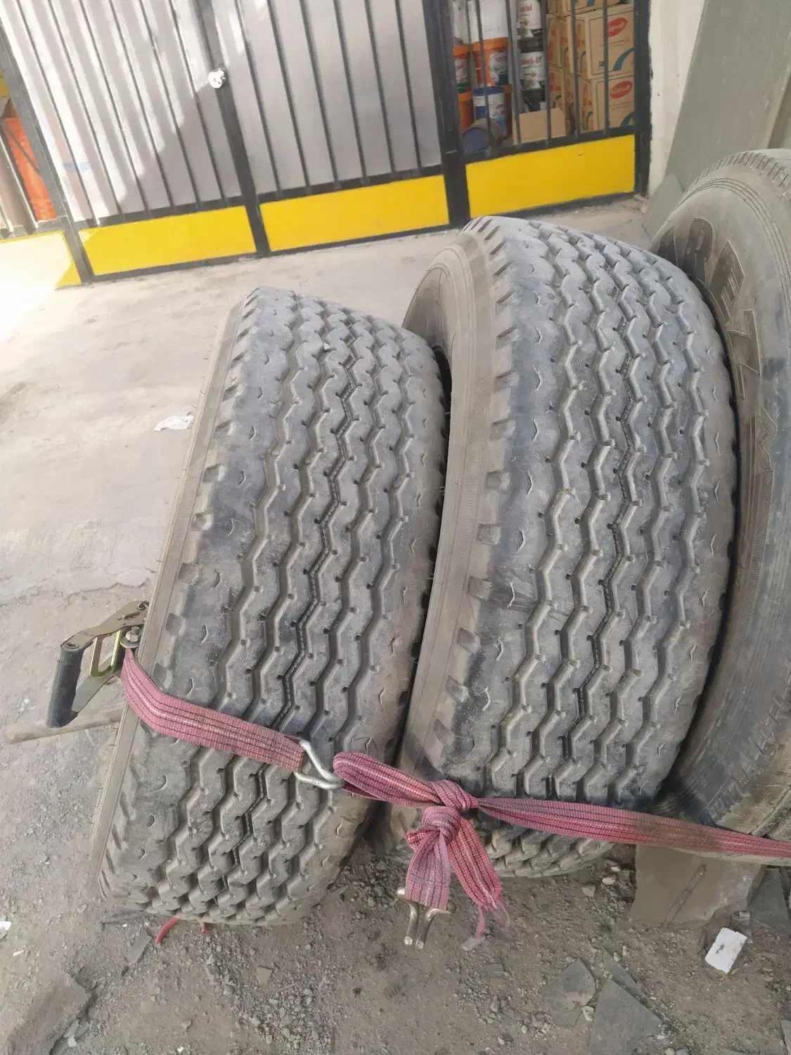 لاستیک ماشین سنگین|قطعات یدکی و لوازم جانبی|اصفهان, شهرک صنعتی امیرکبیر (شاپور جدید)|دیوار