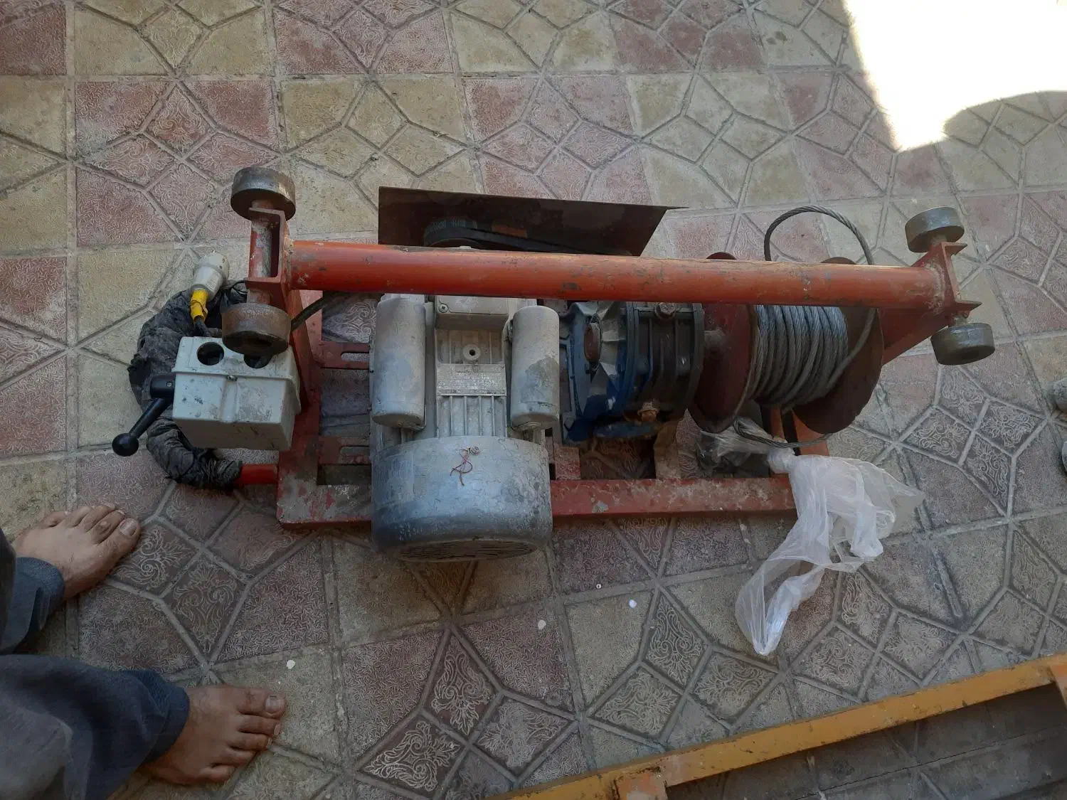 فروش بالابر ساختمانی ،به شرط تمیز بودن وکم کارکرد|مصالح و تجهیزات ساختمان|آبدانان, |دیوار