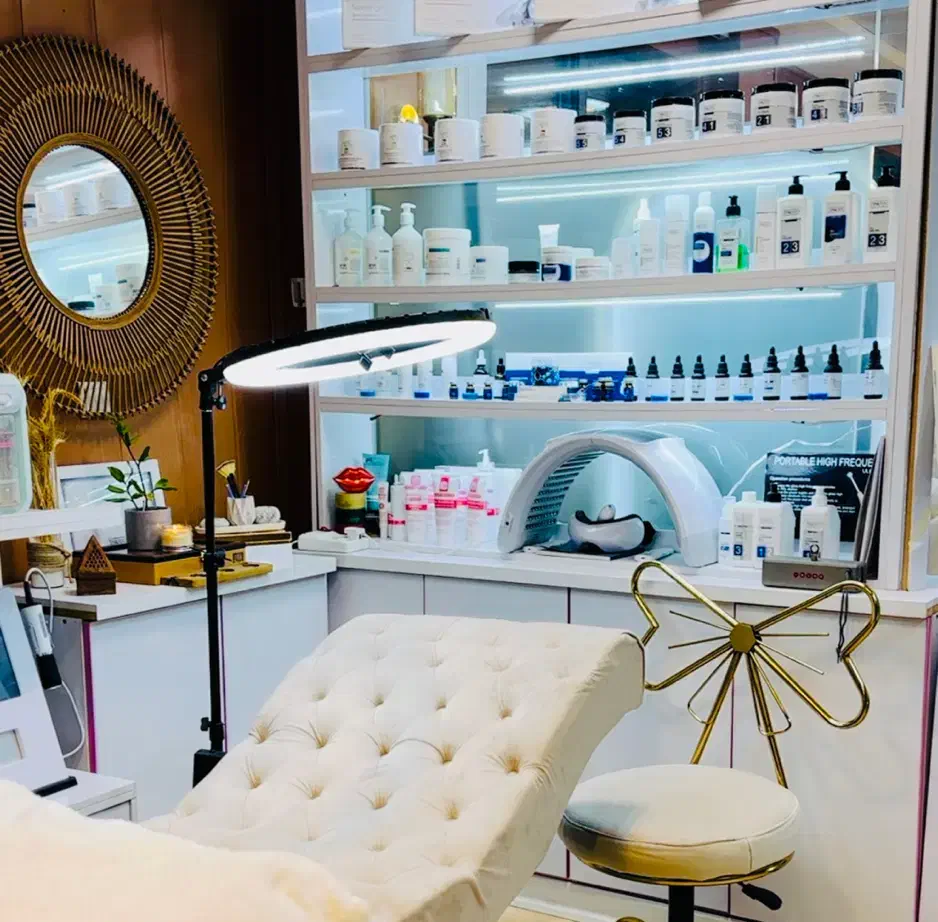 پکیج تخفیف روز مادر خدمات سالن زیبایی|خدمات آرایشگری و زیبایی|کیش, |دیوار