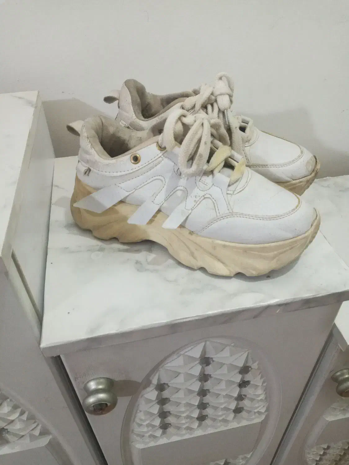 ۲۰۰|کیف، کفش، کمربند|پیشوا, |دیوار