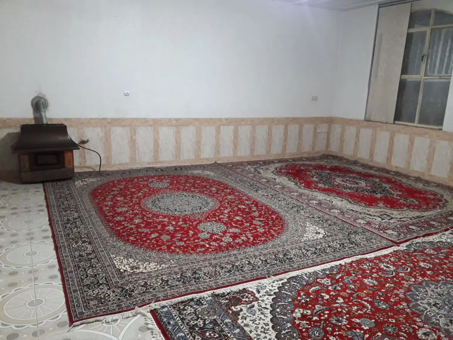 آپارتمان|اجارهٔ کوتاه‌مدت آپارتمان و سوئیت|شیراز, کوشک میدان|دیوار