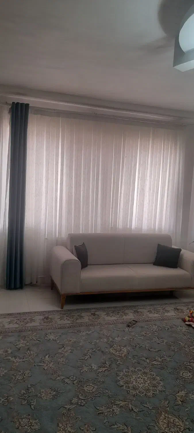 پرده پذیرایی به همراه والان ابی رنگ با ارتفاع ۲.۶۰|پرده، رانر، رومیزی|رشت, باهنر|دیوار