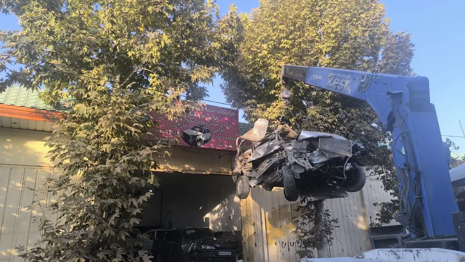 پژو معاوضه با خودروی تصادفی چپی|خودرو سواری و وانت|خرم‌آباد, |دیوار