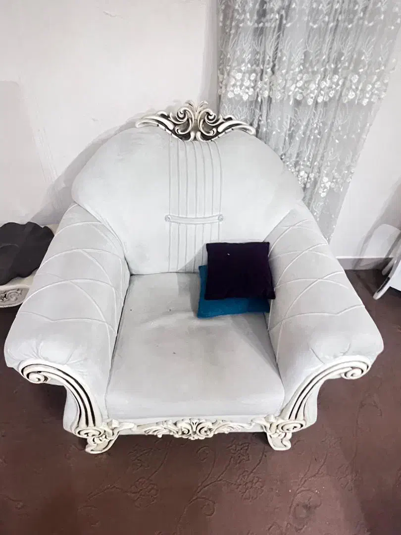 مبل ۷ نفره سلطنتی|مبلمان خانگی و میز عسلی|صدرا-فارس, فاز ۱|دیوار