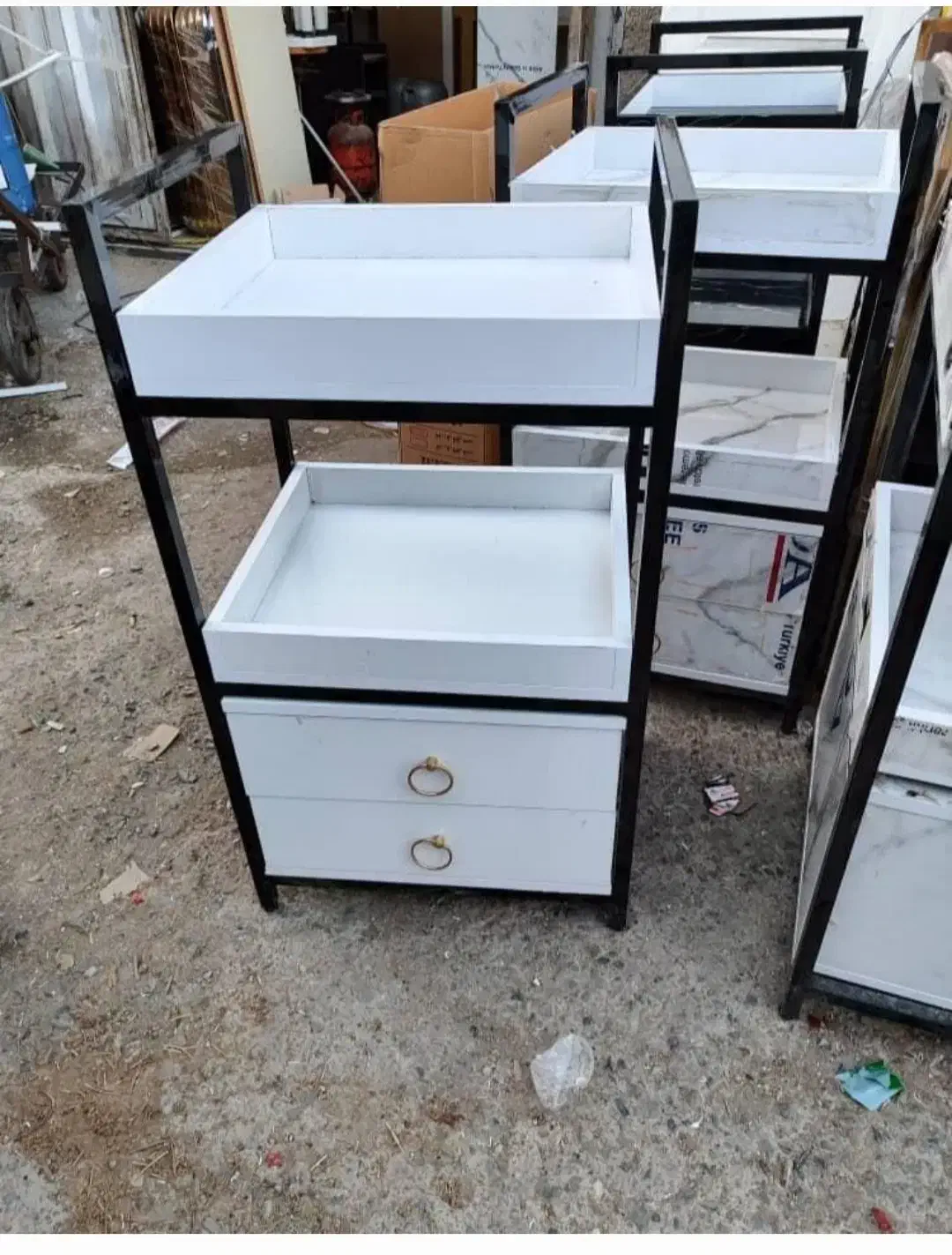 لوازم سالن آرایشگاه بخور مانیکور پدیکور تخت صندلی|آرایشگاه و سالنهای زیبایی|شیراز, سینما سعدی|دیوار