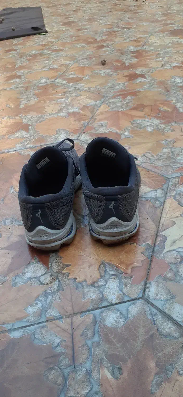 کتانی خارجی میزانو سایز 44|کیف، کفش، کمربند|رودسر, |دیوار