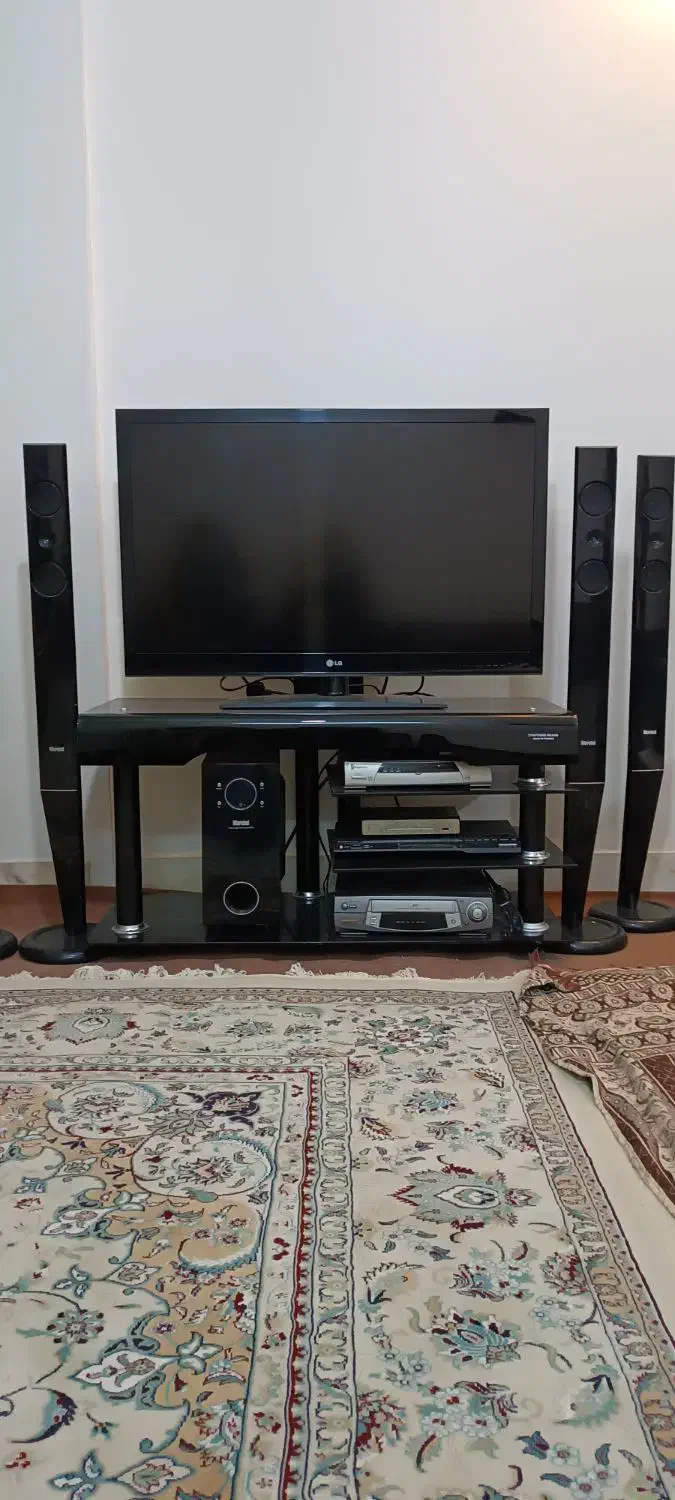 تلویزیون ال جی همراه متعلقات|تلویزیون و پروژکتور|قرچک, باقرآباد|دیوار
