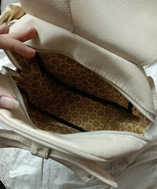 کوله دخترانه|کیف، کفش، کمربند|مشهد, رده|دیوار