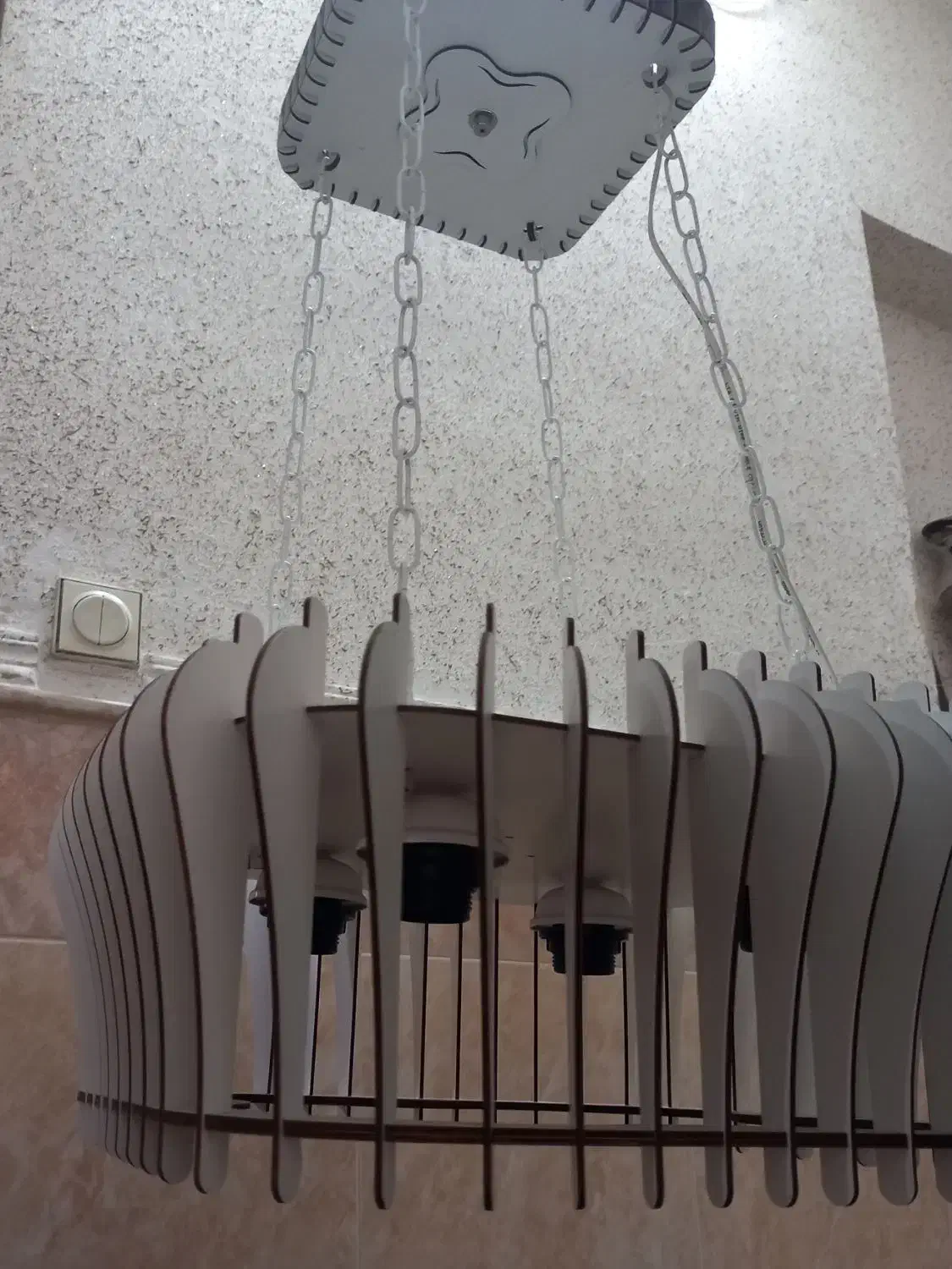 لوستر|لوستر و چراغ آویز|قم, آذر (نکویی)|دیوار