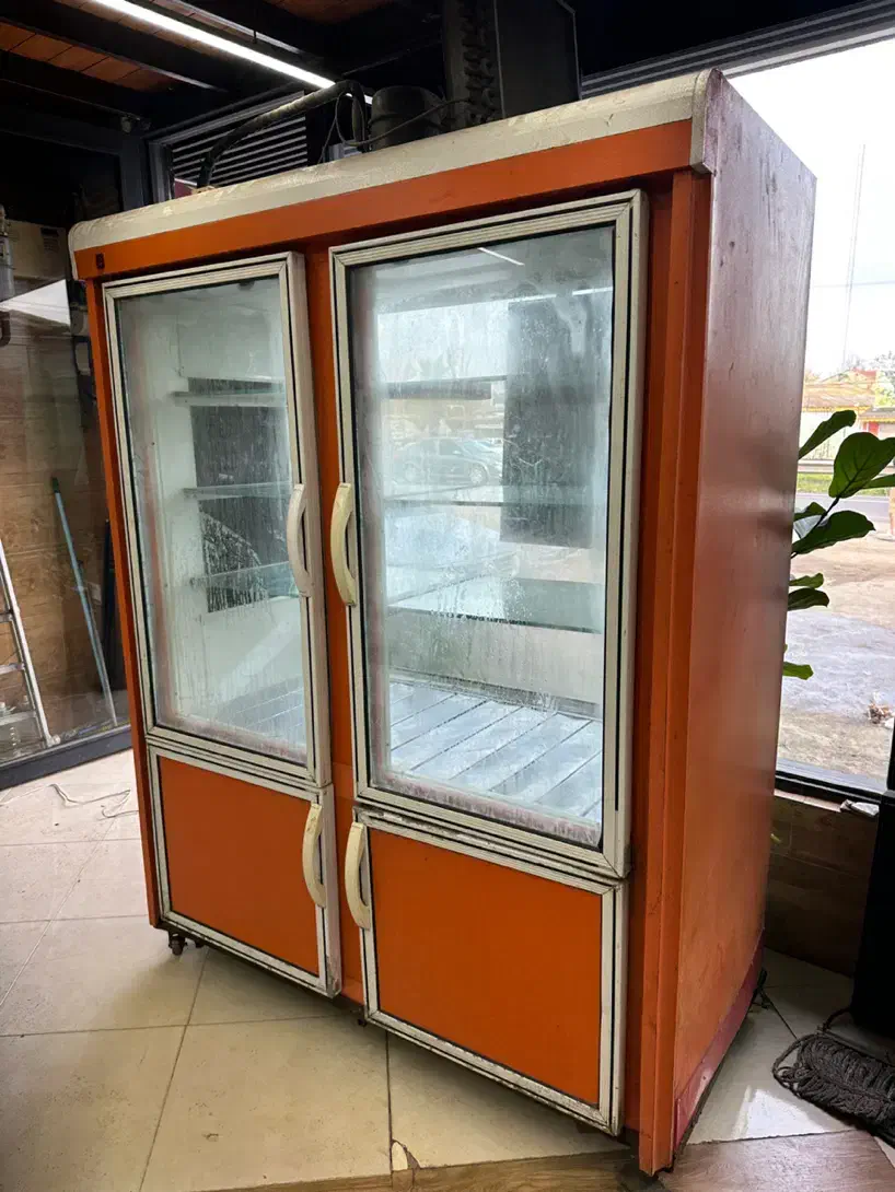 یخچال ویترینی ایستاده ۱/۵۰ سانتی|فروشگاه و مغازه|بندر انزلی, لیچارگی حسن رود|دیوار
