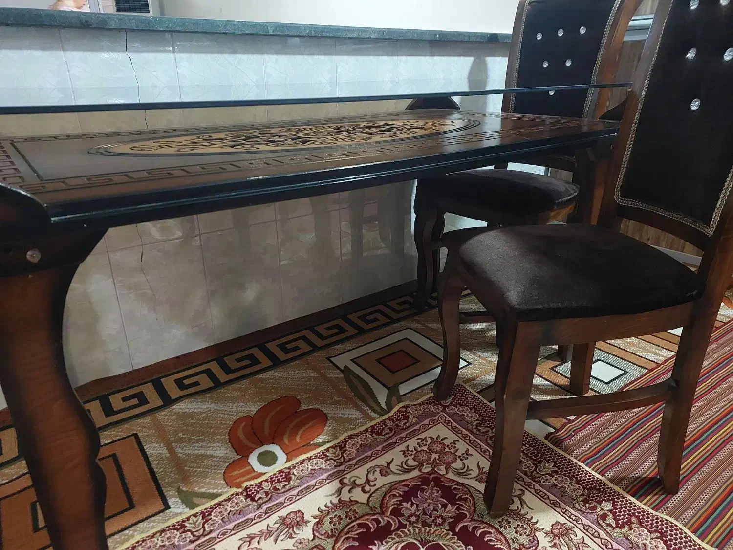 میز|میز و صندلی غذاخوری|بندر کنگان, |دیوار