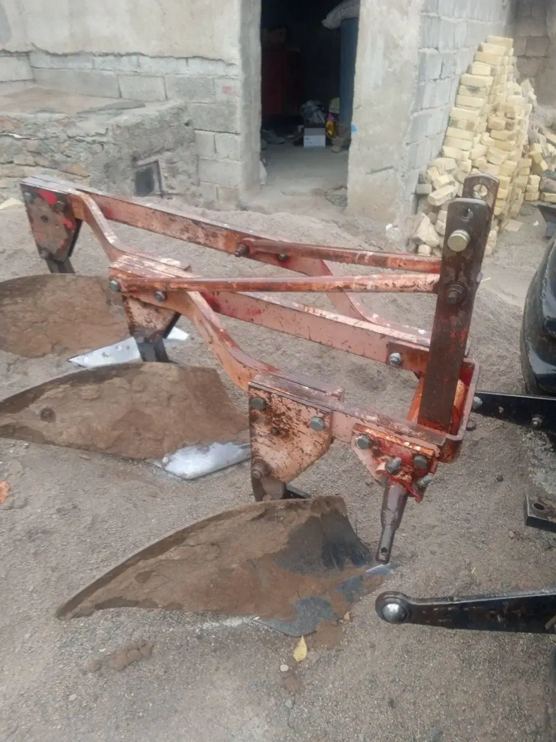 گاو اهن|ماشین‌آلات صنعتی|ازنا, |دیوار