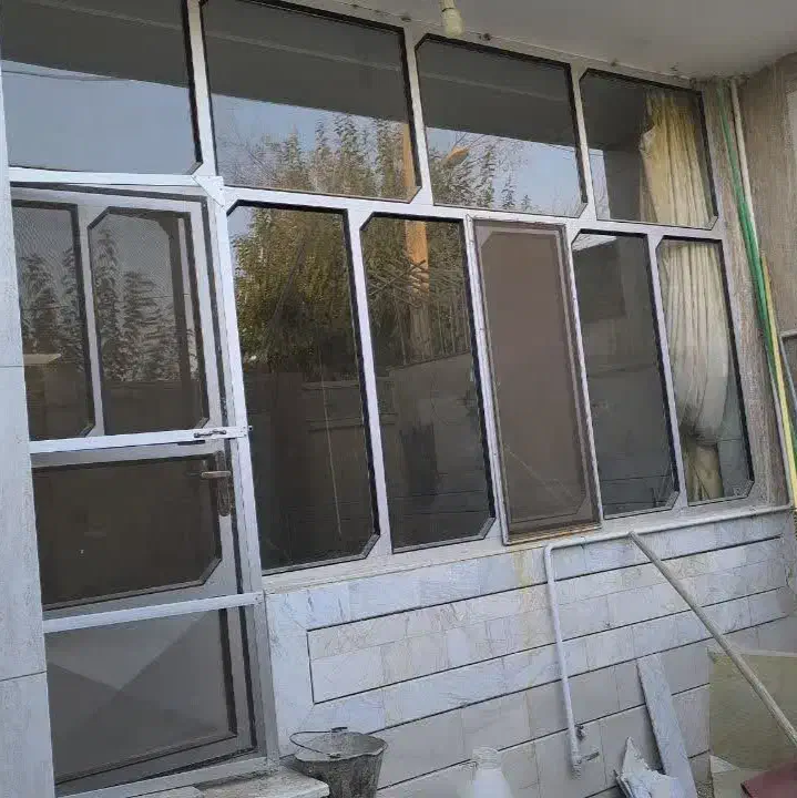 در و پنجره آلومینیوم به همراه درب توری|مصالح و تجهیزات ساختمان|لنجان, |دیوار