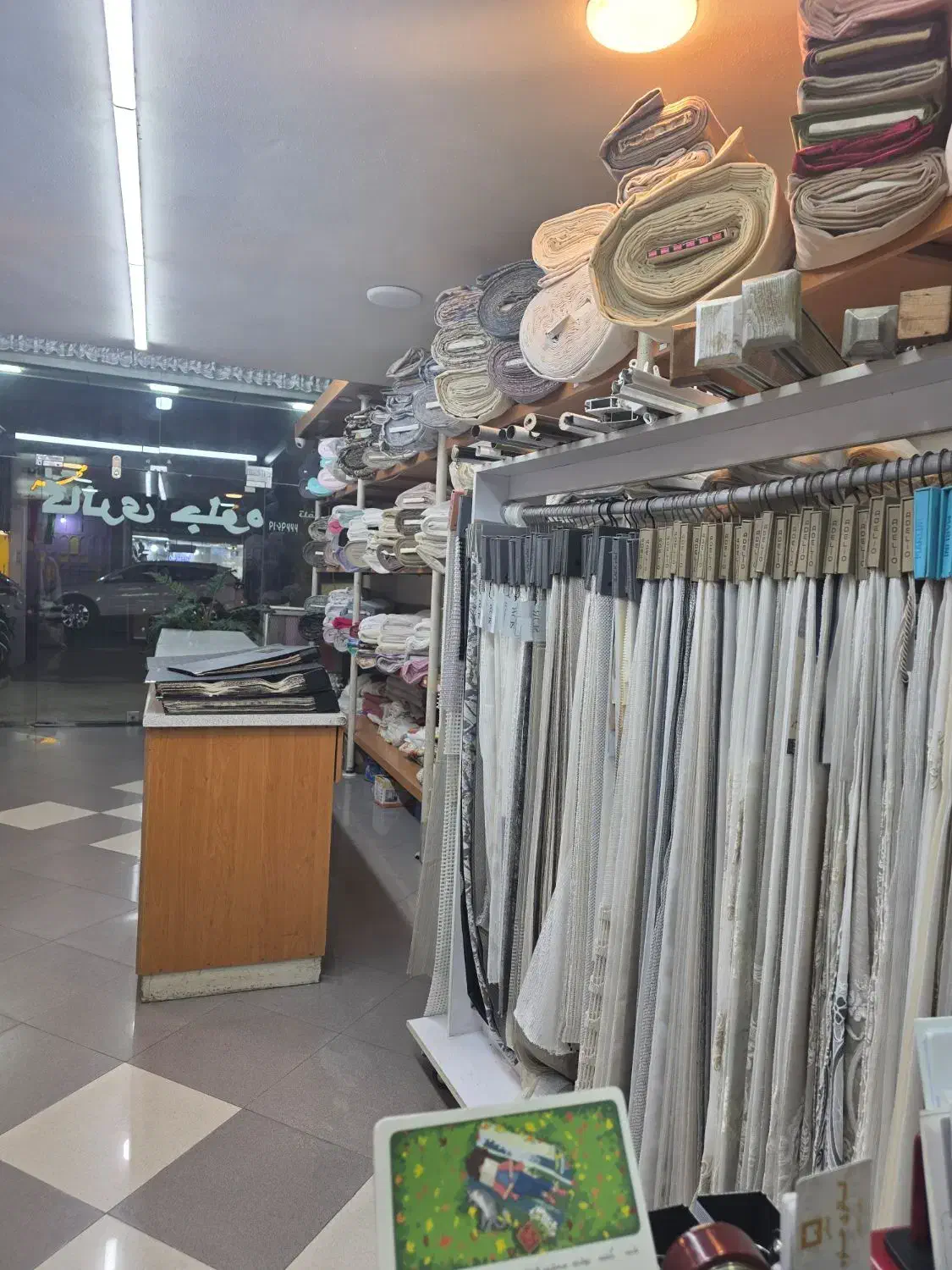 استخدام نیرو|استخدام خدمات فروشگاه و رستوران|لاهیجان, شیشه گران|دیوار