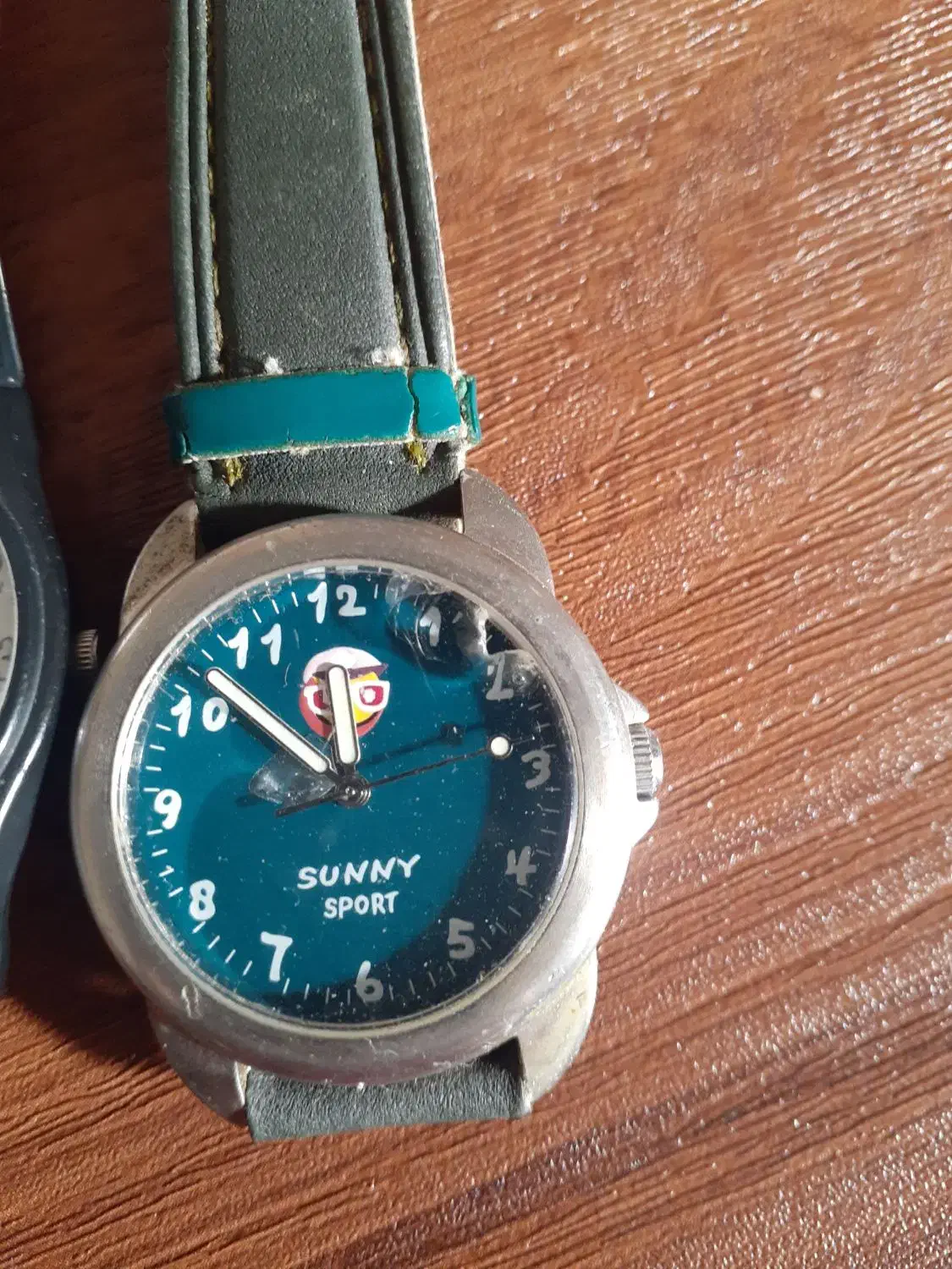 دوعدد ساعت|ساعت|فردیس, فردیس|دیوار