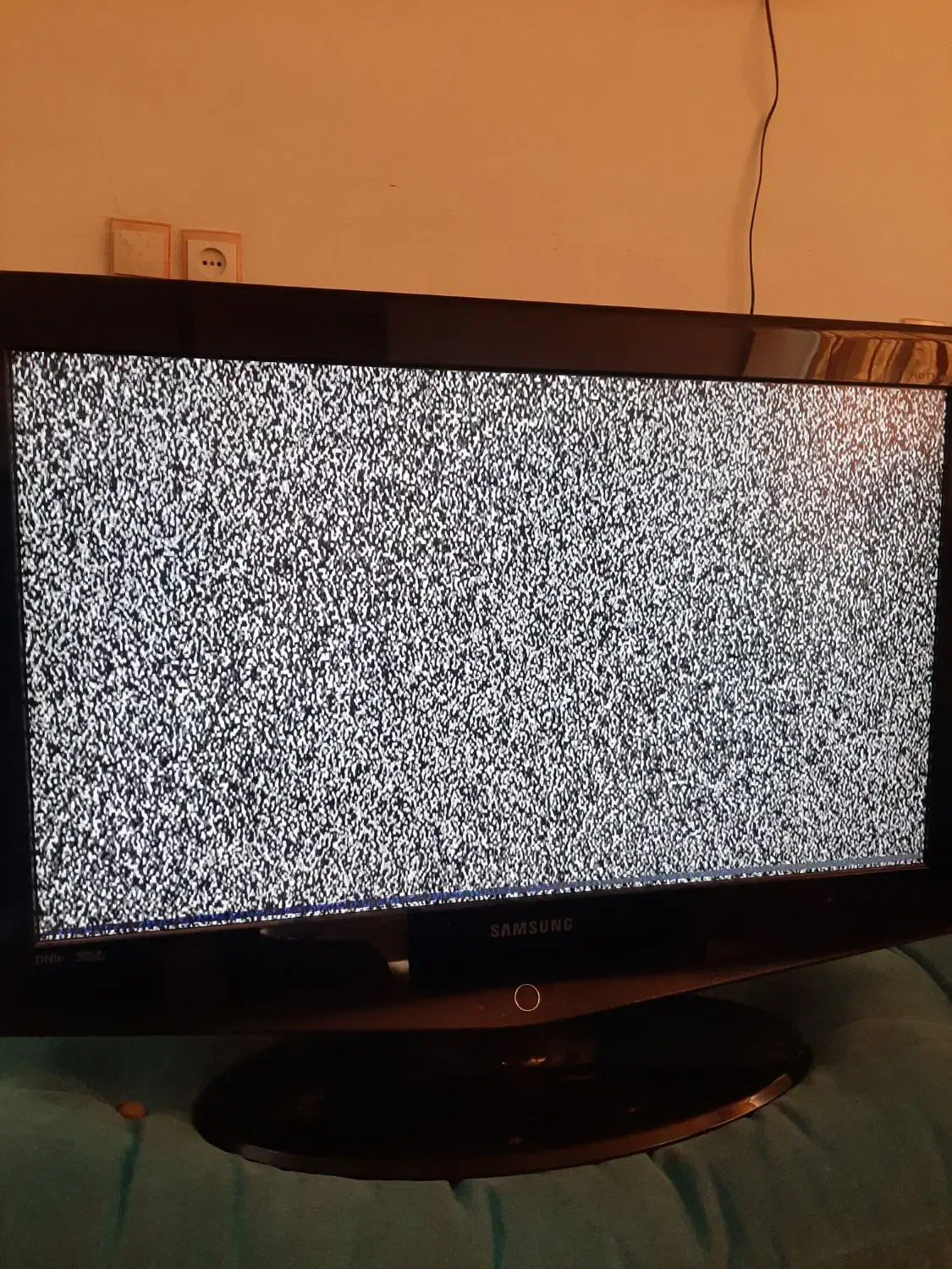 ال سی دی ۳۲  گیرنده دیجیتال توستر  led 42 اسنوا|تلویزیون و پروژکتور|نجف‌آباد, فاز ۴ شهرک آزادگان|دیوار