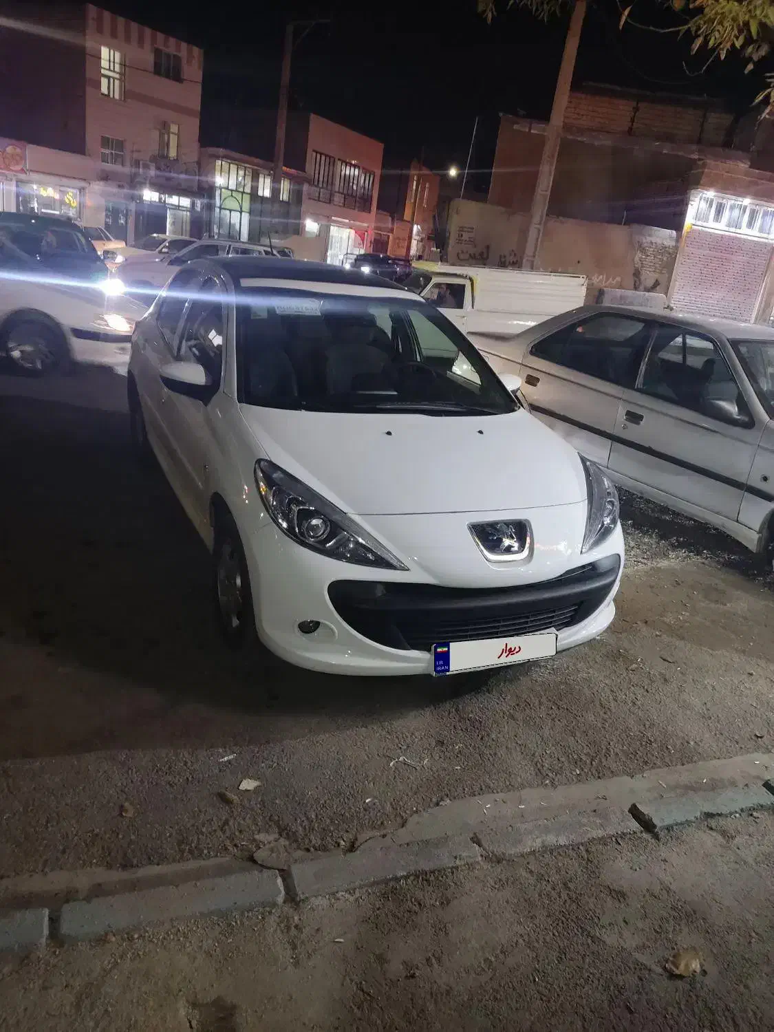 ۲۰۷ تیو فایو مدل ۴۰۳بیست تا کار|خودرو سواری و وانت|همدان, |دیوار