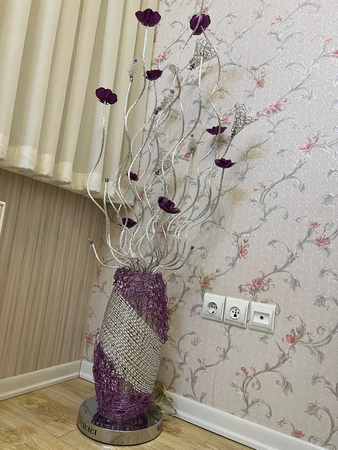 اباژور سالنی|چراغ خواب و آباژور|نیشابور, دارایی|دیوار