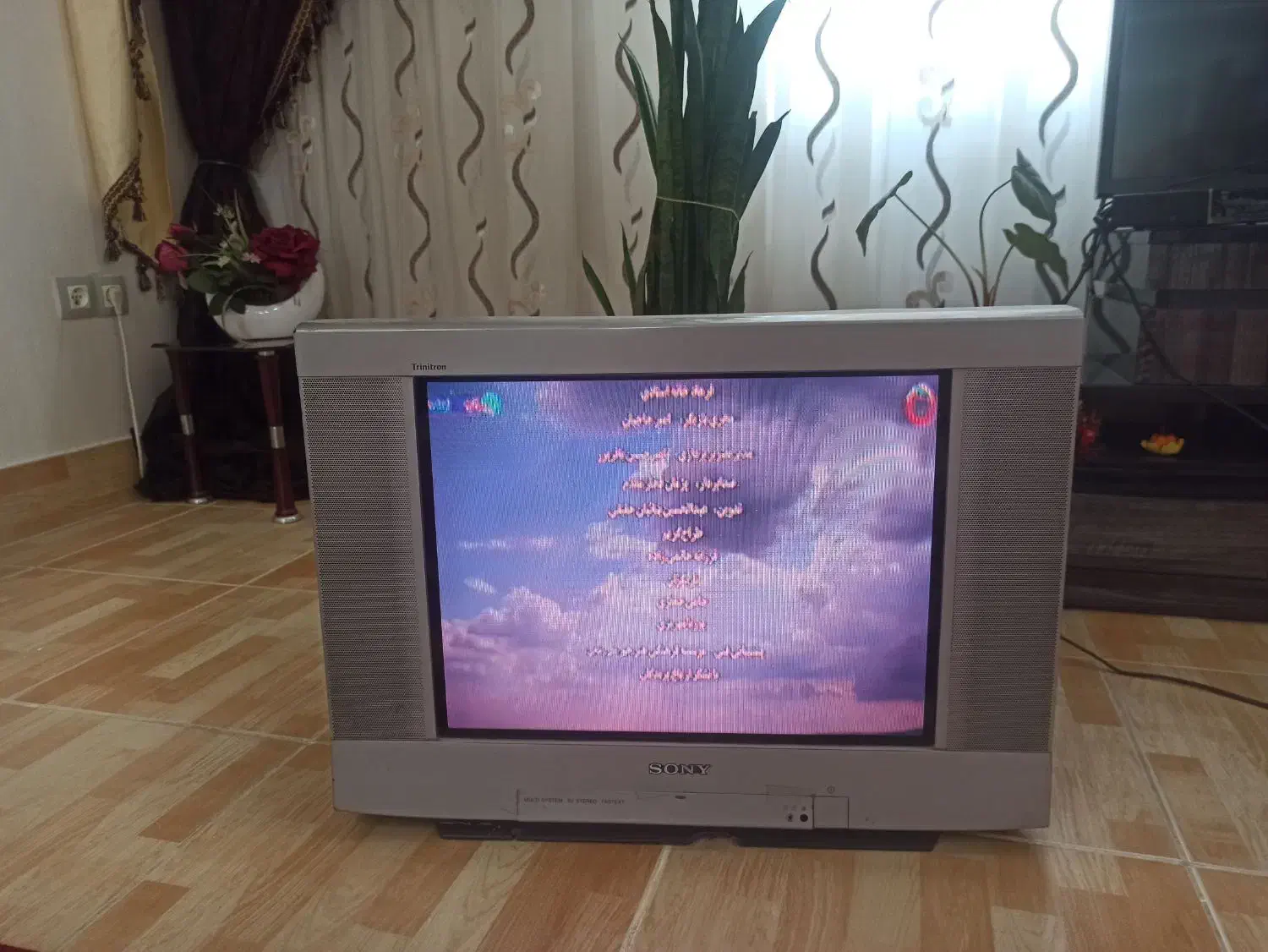 تلویزیون سونی 21 اینچ با دیجیتال|تلویزیون و پروژکتور|الوند, |دیوار