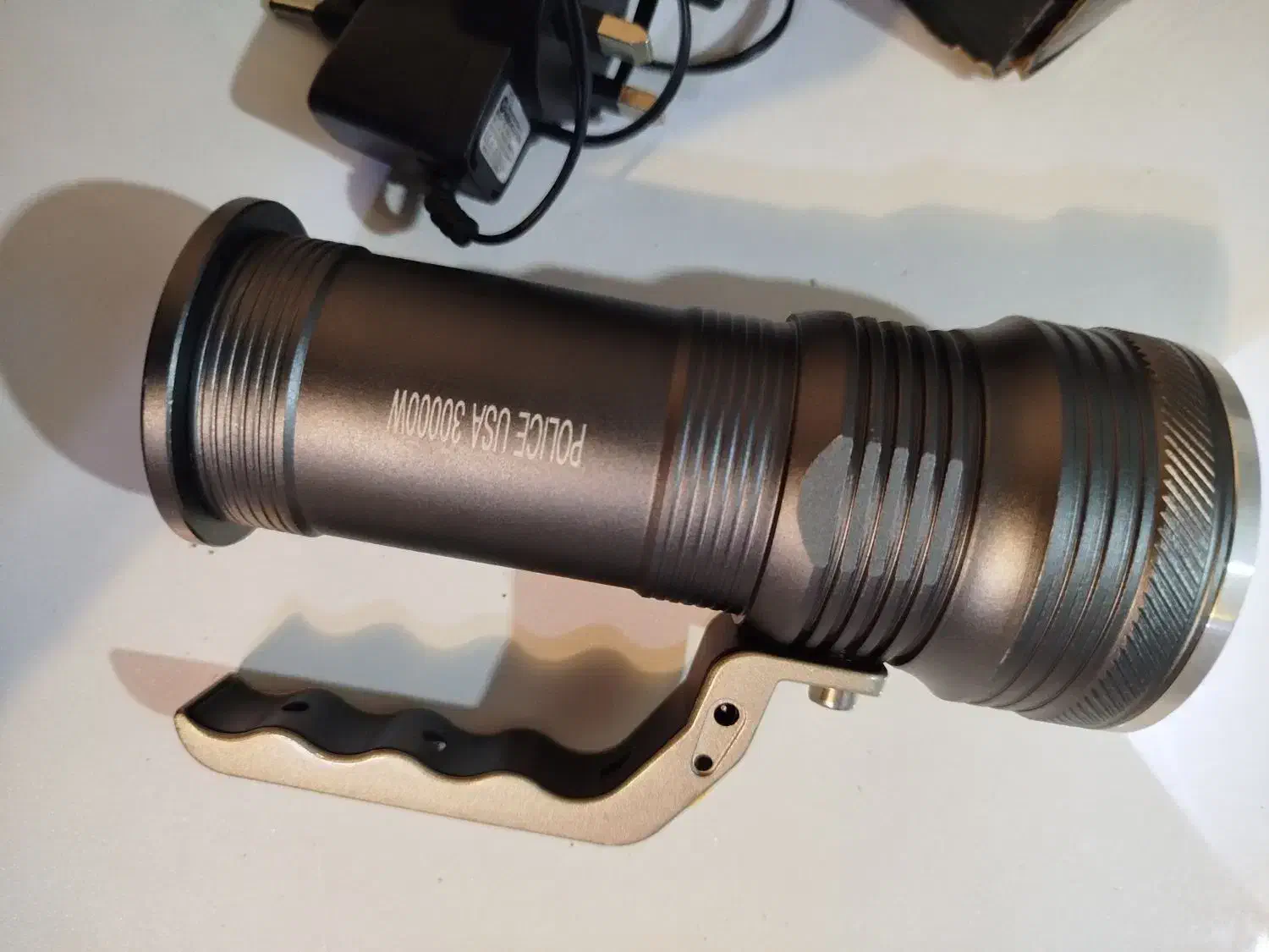 چراغ قوه شارژی قوی|کوهنوردی و کمپینگ|فولادشهر, مسکن مهر فولادشهر|دیوار