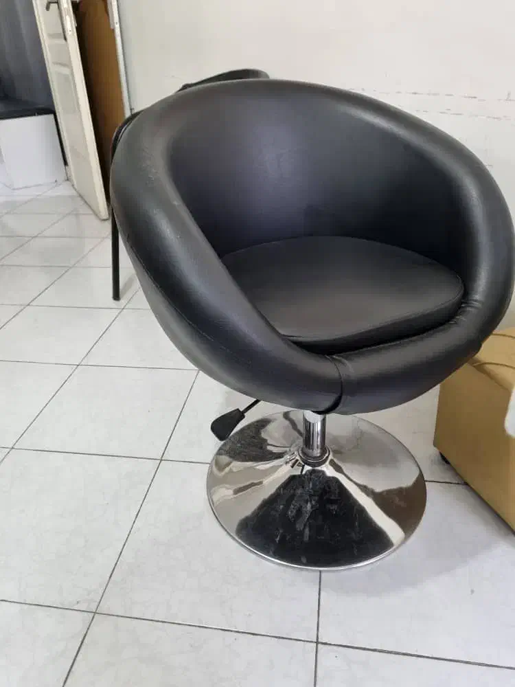 صندلی جک دار آرایشگاهی|آرایشگاه و سالن‌های زیبایی|تهران, آسمان|دیوار