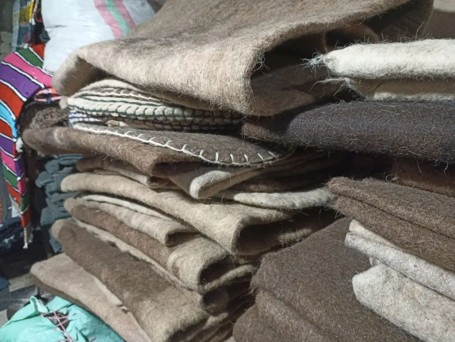 نمد پشمی درمانی/فرش نمد|فرش|مشهد, حسینآباد|دیوار