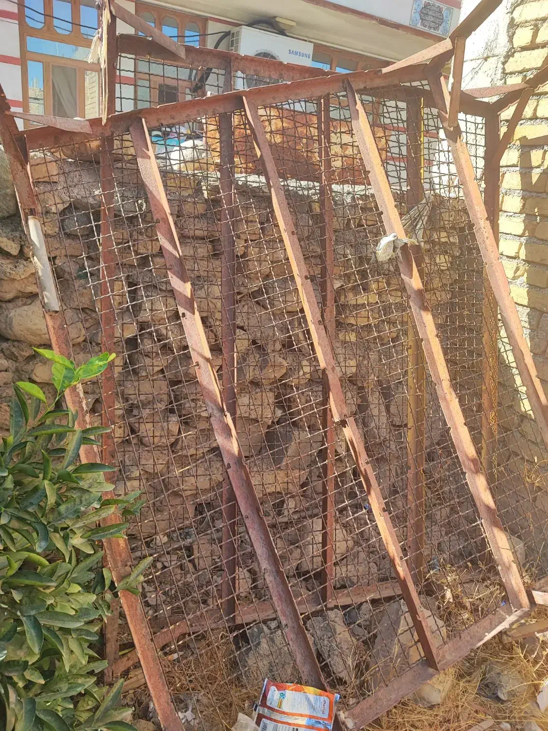 تخت خواب آهنی|تخت و سرویس خواب|هندمینی, |دیوار