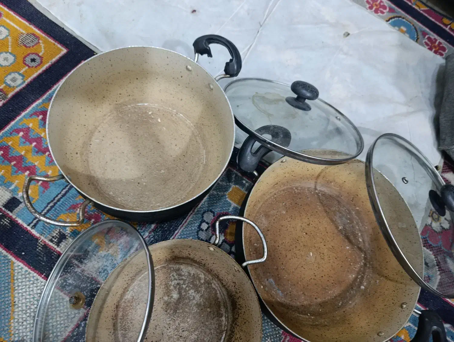 قابلمه و ماهیتابه|ظروف پخت‌وپز|بم, |دیوار