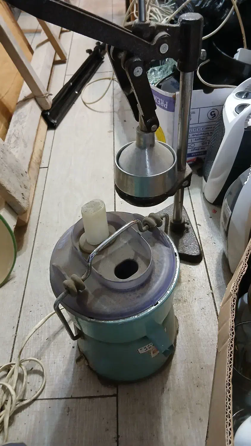 آبمیوه گیری|آبمیوهگیر و آبمرکباتگیر|رشت, کاکتوس|دیوار