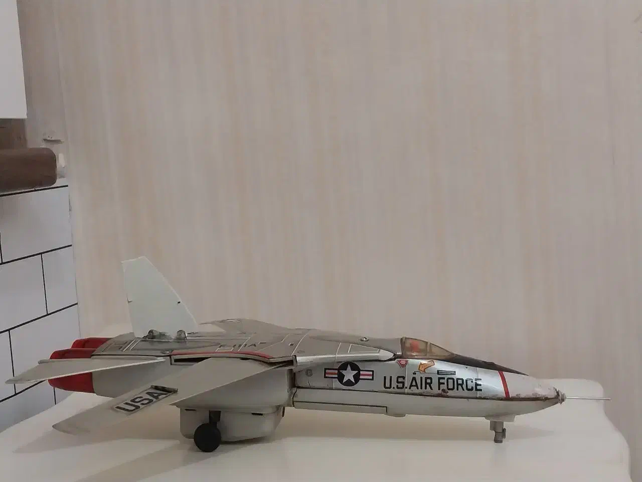 ماکت هواپیما جنگی قدیمی|کلکسیون اشیاء عتیقه|کرج, دهقان ویلا|دیوار