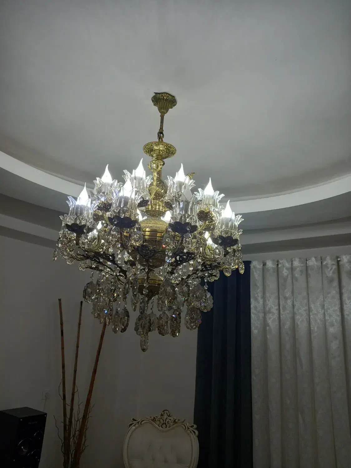 لوستر برنجی|لوستر و چراغ آویز|گلستان (تهران), |دیوار