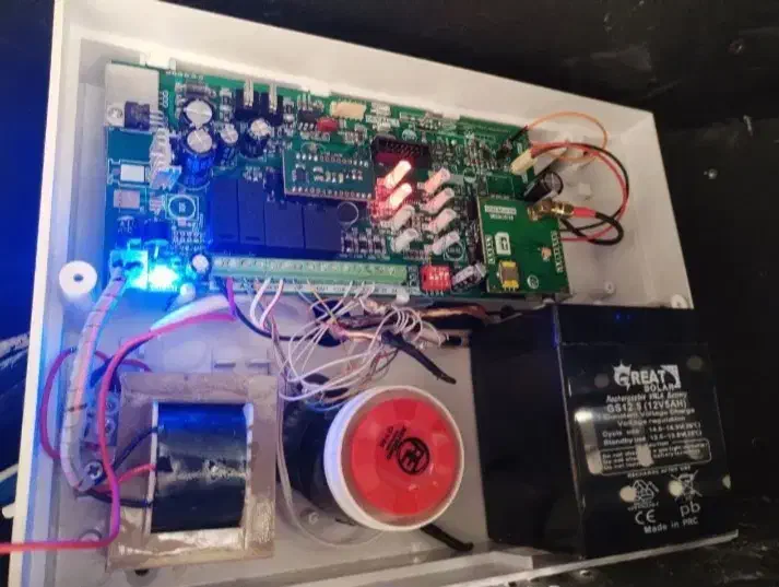 نصب و فروش دوربین مداربسته و دزدگیراماکن|خدمات پیشه و مهارت|سبزوار, امیر کبیر|دیوار