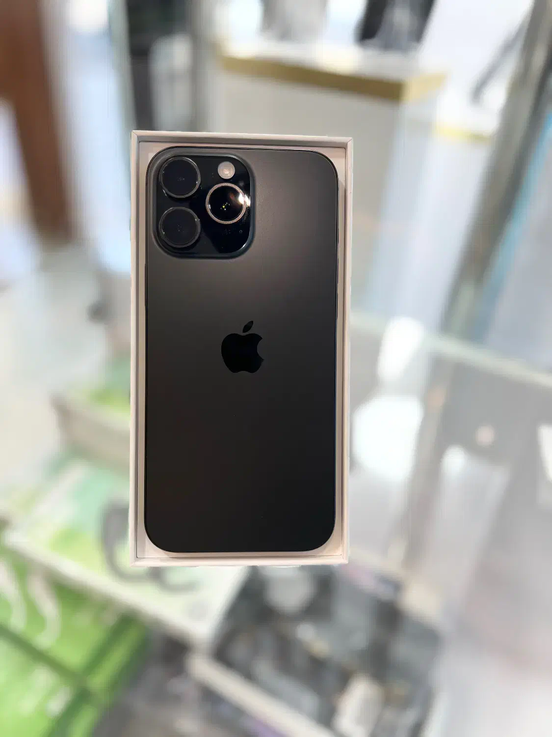 ایفن ۱۶ پرو مکس|موبایل|بم, |دیوار