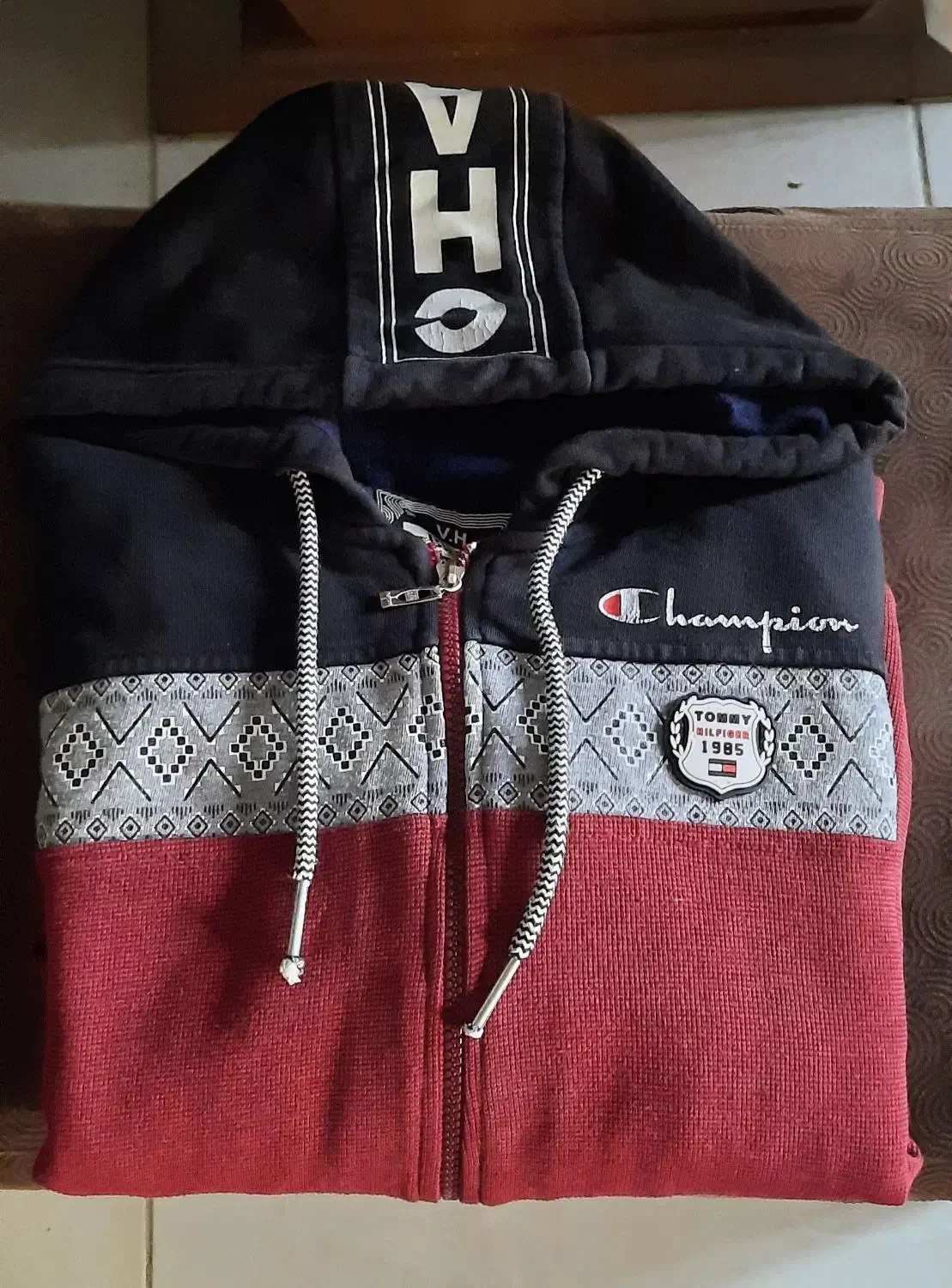 ژاکت زمستونی تو موهر مشکی خیلی کم پوشیده شده|لباس|قزوین, |دیوار