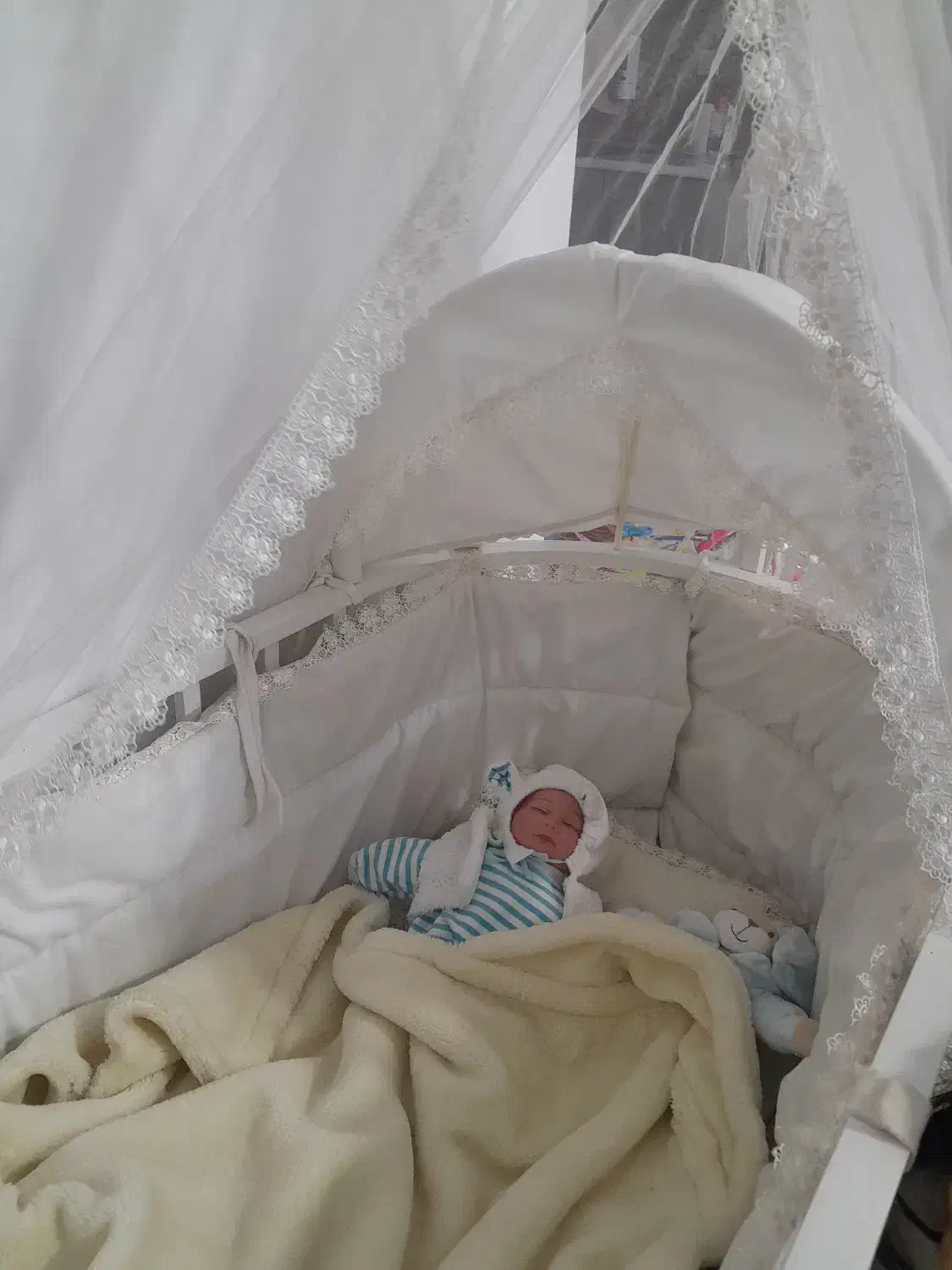 گهواره زیبا شیک|تخت و صندلی بچه|گلبهار, شهر جدید گلبهار|دیوار