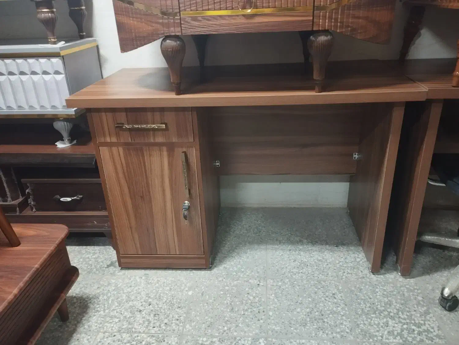 میز تحریر|میز تحریر و کامپیوتر|یزد, |دیوار