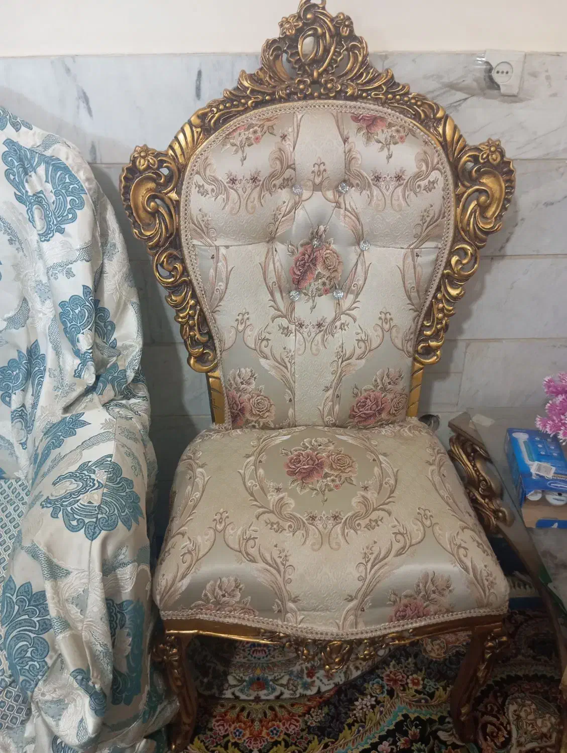 مبل سلطنتی ۹نفره سالم همراه با میز عسلی|مبلمان خانگی و میز عسلی|فشاپویه, |دیوار