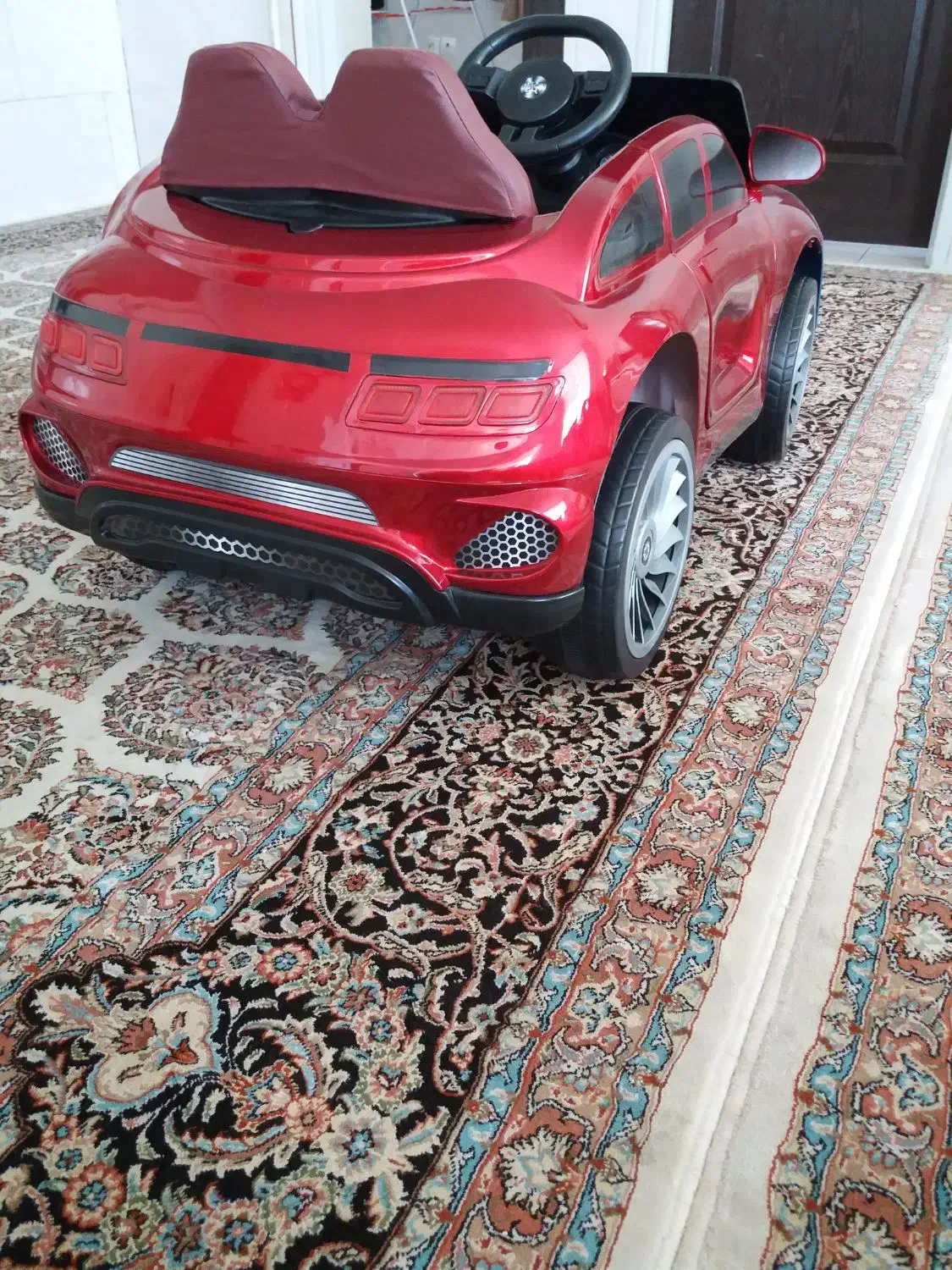 ماشین شارژی|اسباب‌بازی بچه|همدان, |دیوار