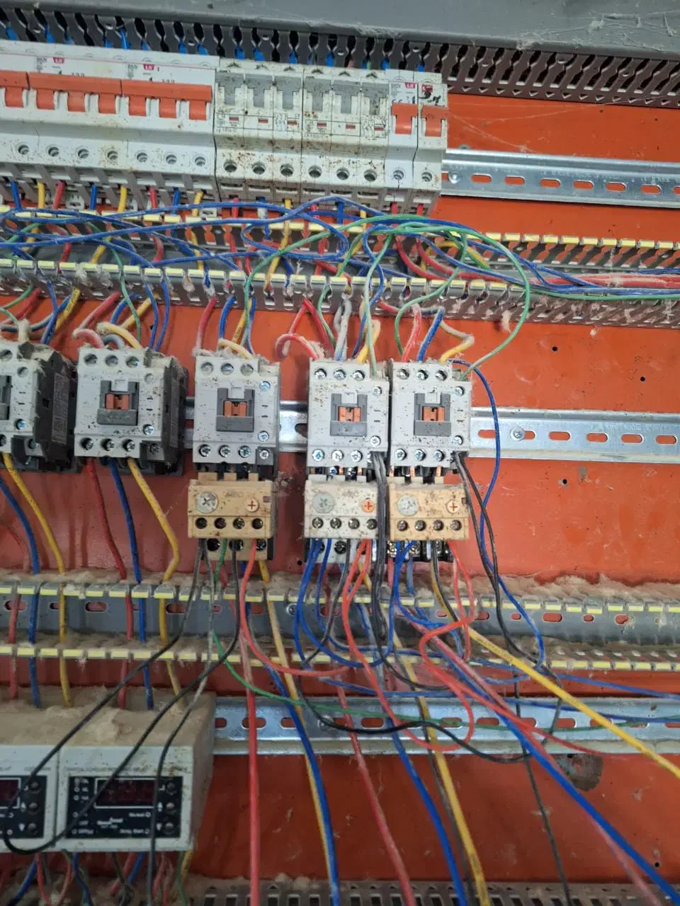 برقکار|خدمات پیشه و مهارت|مرند, |دیوار