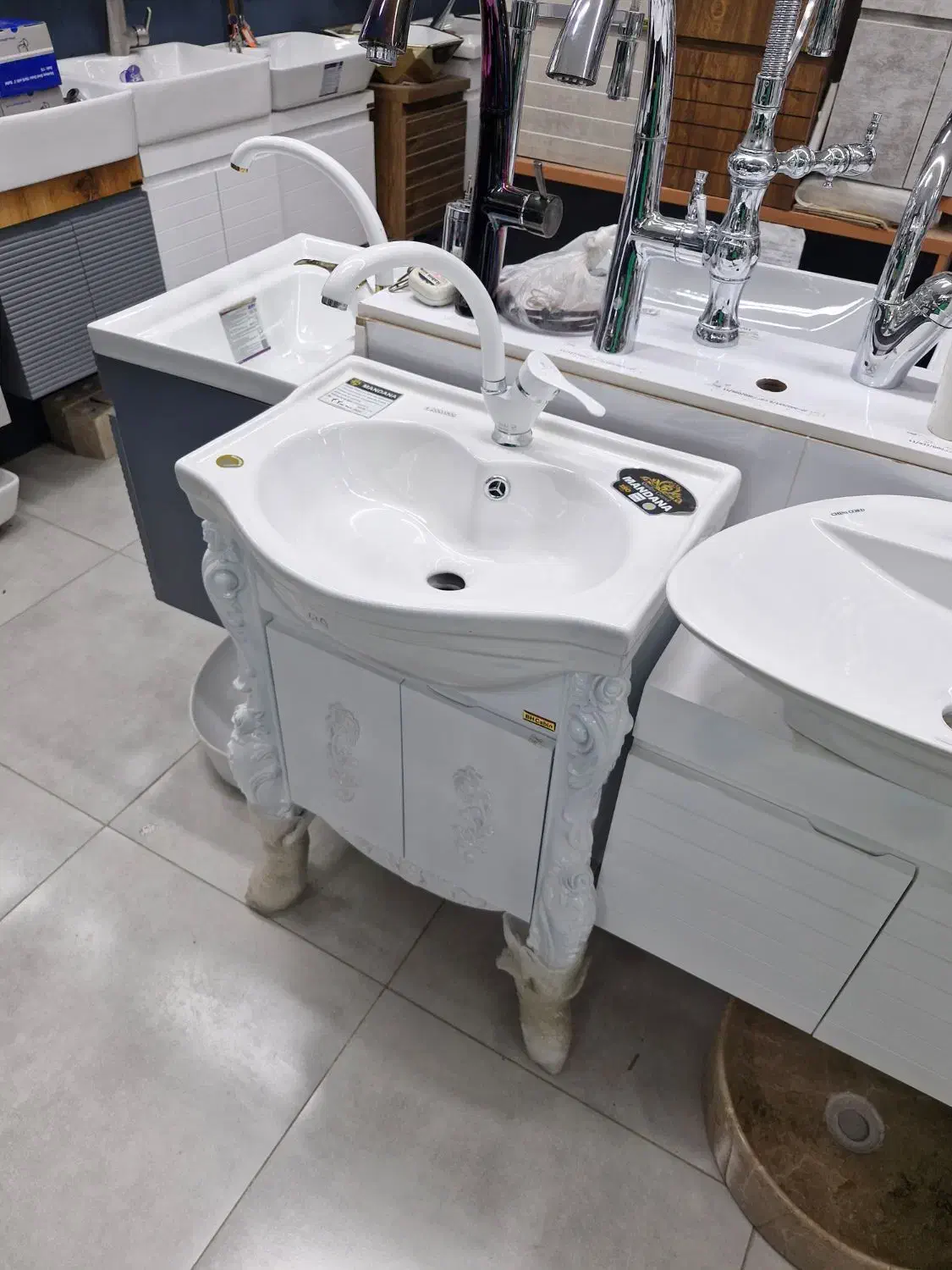 روشویی کابینتی سلطنتی۵۵سانت(تولیدی ابوطالبی)|لوازم سرویس بهداشتی|بومهن, |دیوار