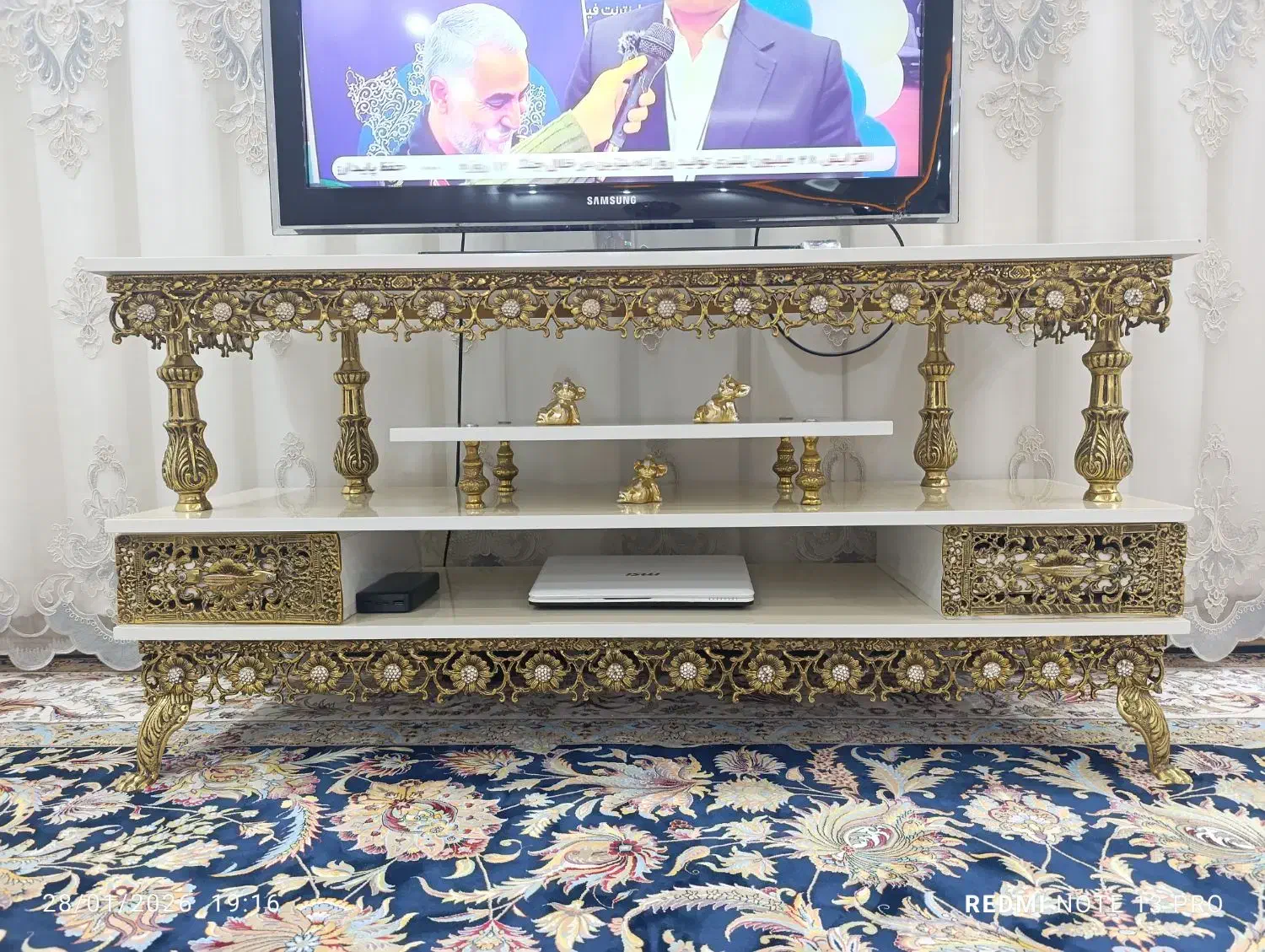 تلویزیون و میز تلویزیون|تلویزیون و پروژکتور|خرم‌آباد, |دیوار