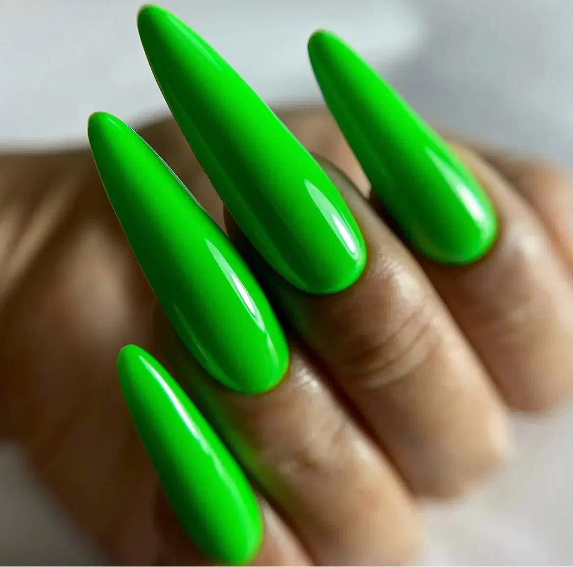 مدل برای کاشت حرفه ای ناخن ژورنالی و سالنی|خدمات آرایشگری و زیبایی|ارومیه, |دیوار