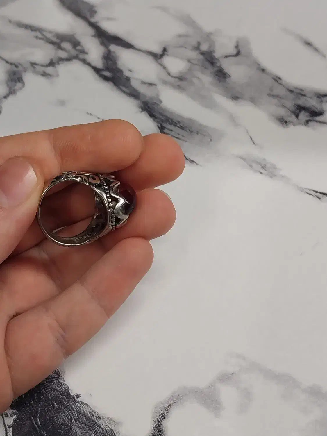 انگشتر|کلکسیون اشیاء عتیقه|اندیشه, اندیشه فاز ۲|دیوار