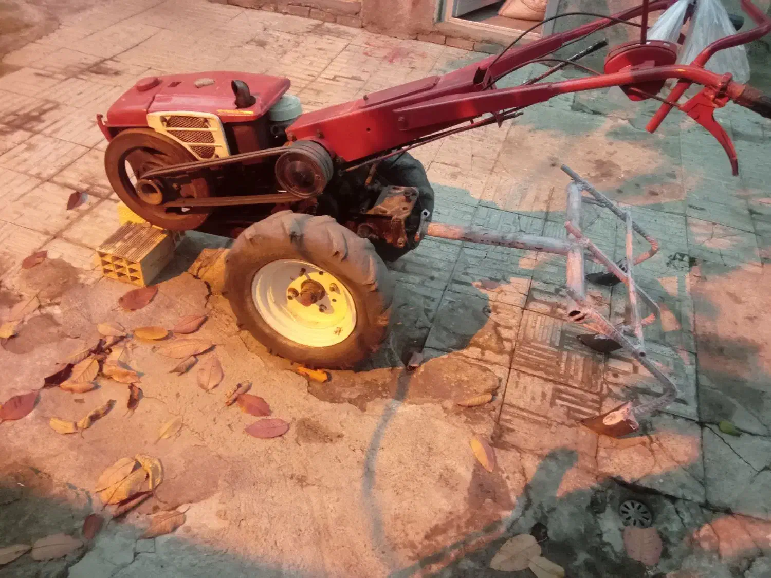 تیلر  ۷/۵ اسب|خودرو سنگین|گرمی, |دیوار