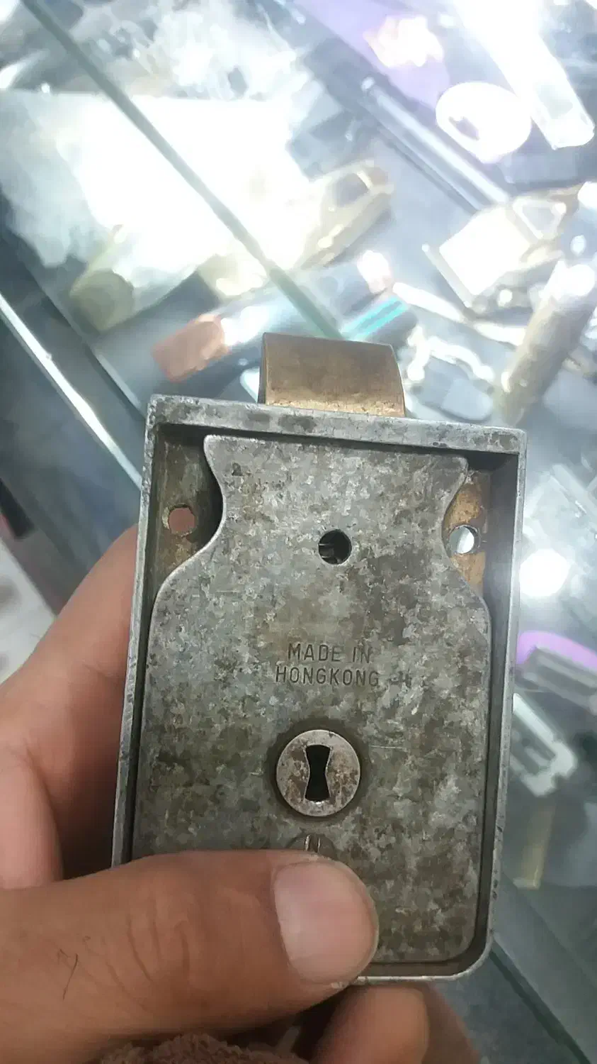 قفل درب بسیار قدیمی|کلکسیون اشیاء عتیقه|فشاپویه, |دیوار